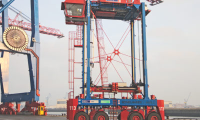 Container Terminal Tollerort: HHLA puts first hybrid straddle carriers of the Port of Hamburg into operation
