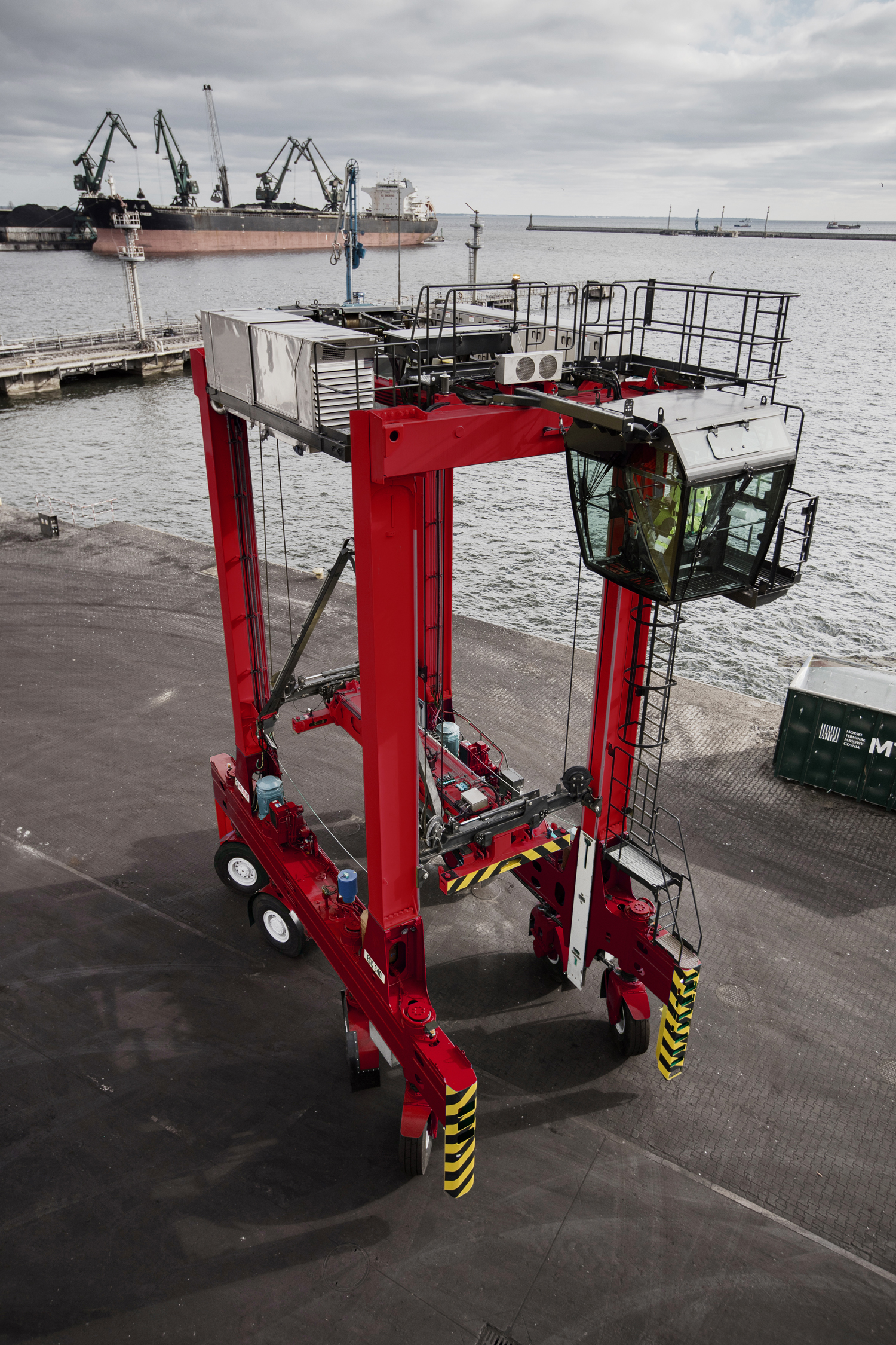 Kalmar and Maritime Transport extend cooperation with new order for straddle carriers. Image: Kalmar