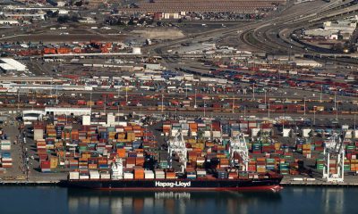 Port of Oakland, others ask $2.25 billion to move freight soot-free. Image: Flickr/ Daniel Parks