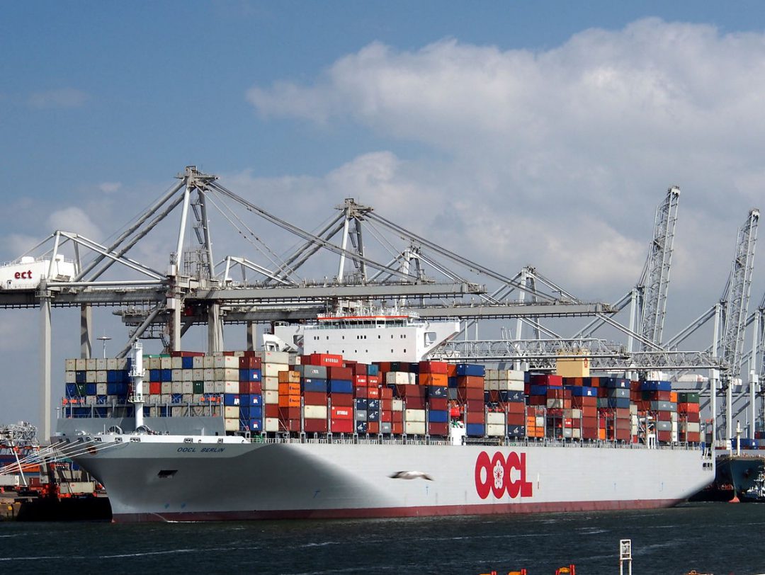 OOCL to build ten new vessels with emission reduction technology. Image: Wikimedia / Alf van Beem