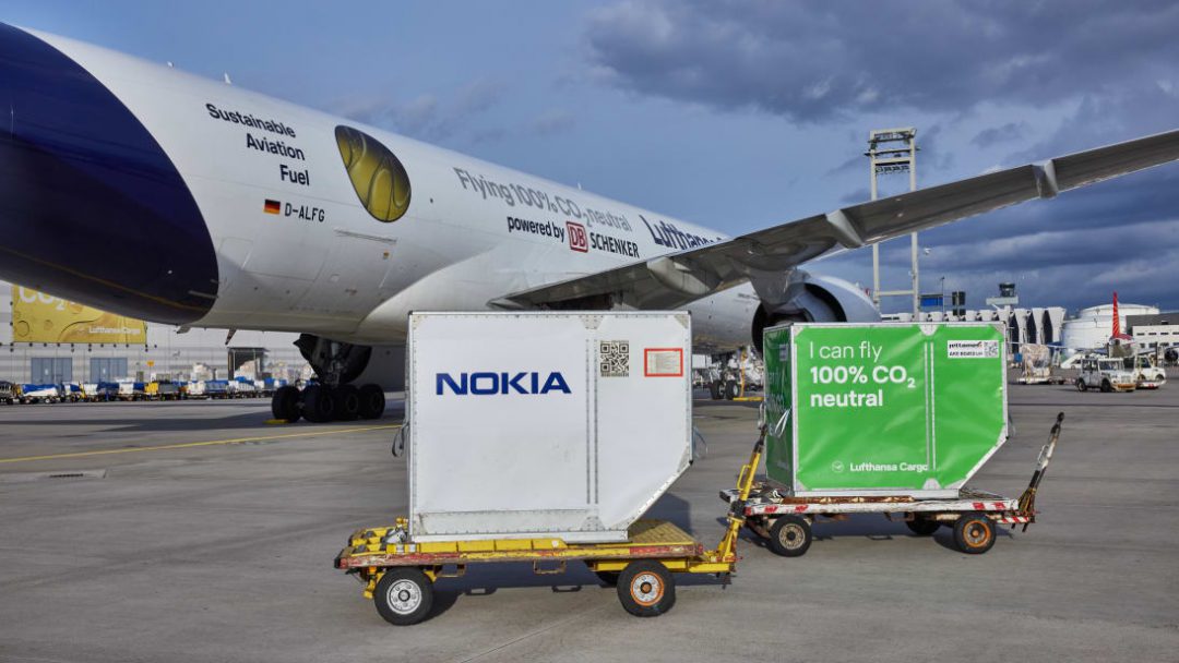 DB Schenker, Lufthansa Cargo and Nokia join forces on CO2-neutral air freight. Image: Lufthansa Cargo
