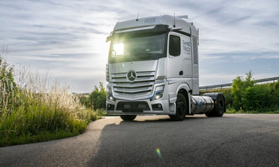 Daimler Truck's first successful liquid hydrogen refuelling of the truck. Image: Daimler AG