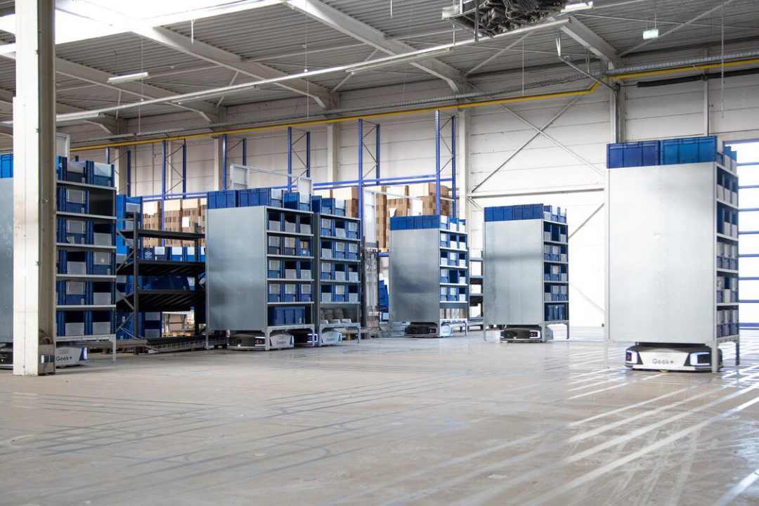 Geek+ deploys over 150 goods-to-person robots at OEG’s warehouse. Image: Geek+