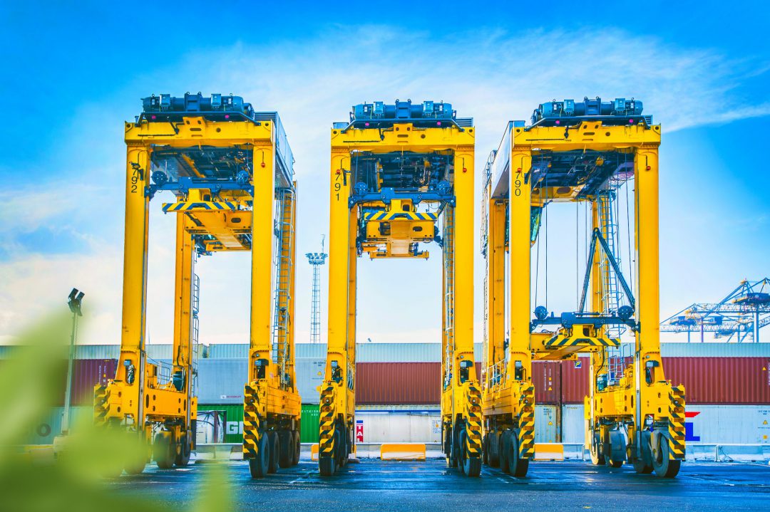 Kalmar to supply 12 Kalmar Hybrid Straddle Carriers to GMP in France. Image: Cargotec