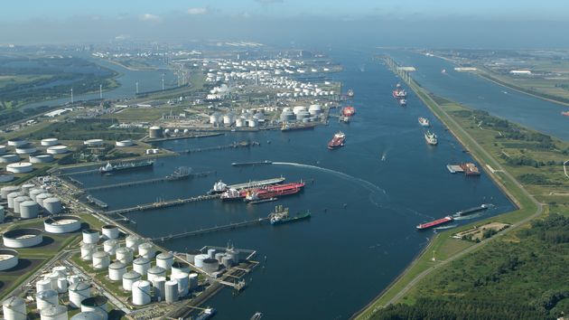Ammonia cracker to enable hydrogen imports via port of Rotterdam. Image: Port of Rotterdam