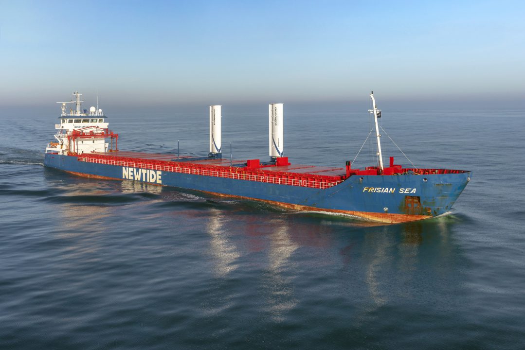 Shipping can profitably reduce CO2 with VentoFoil wind support. Image: Econowind
