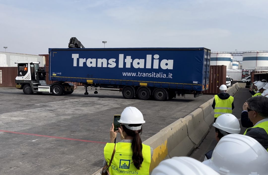 Valenciaport first one to use hydrogen-powered 4x4 trucks at its terminals. Image: Port Authority of Valencia