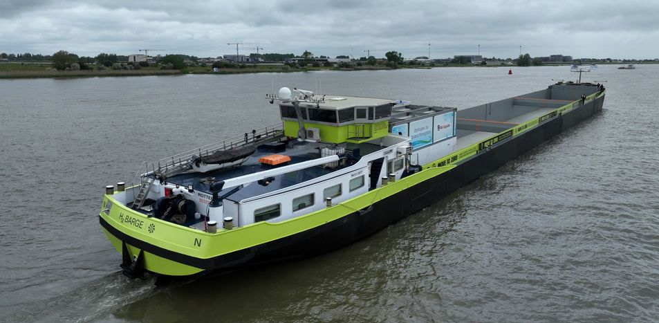 First zero-emission hydrogen-powered inland container ship, H2 Barge 1. Image: Port of Rotterdam