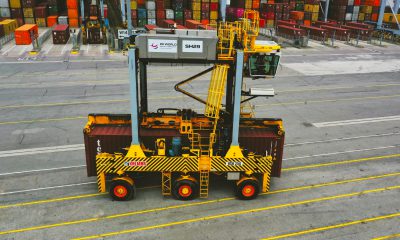 DP World invests in eight new straddle carriers to service at London. Image: DP World