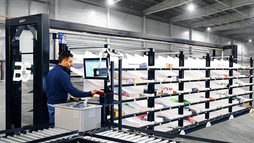 Maersk deploys AI enabled robotic solution in UK warehouse. Image: Maersk